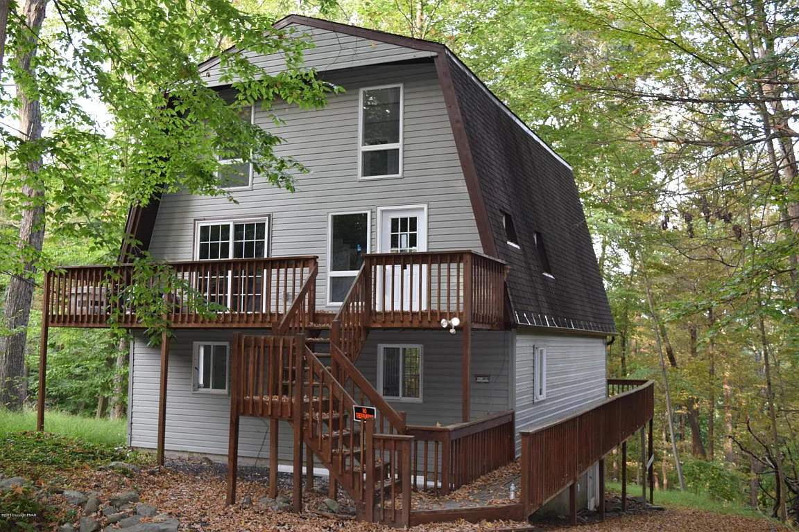291 Clubhouse Dr photo 1
