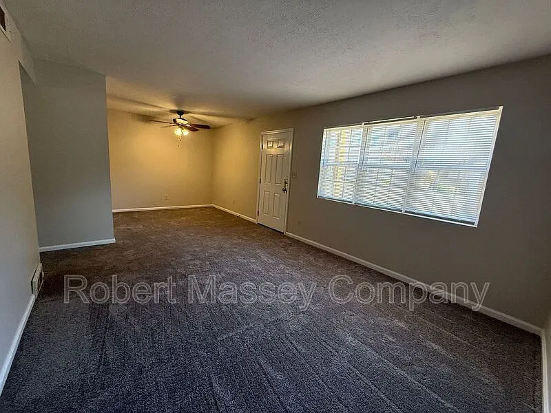 1 bed, 1.0 bath, 575 sqft, $805 — Photo 4