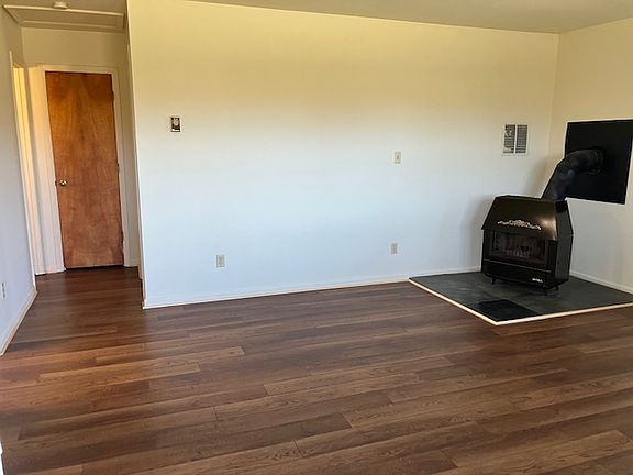 4th image of 3885 Garth Rd APT A