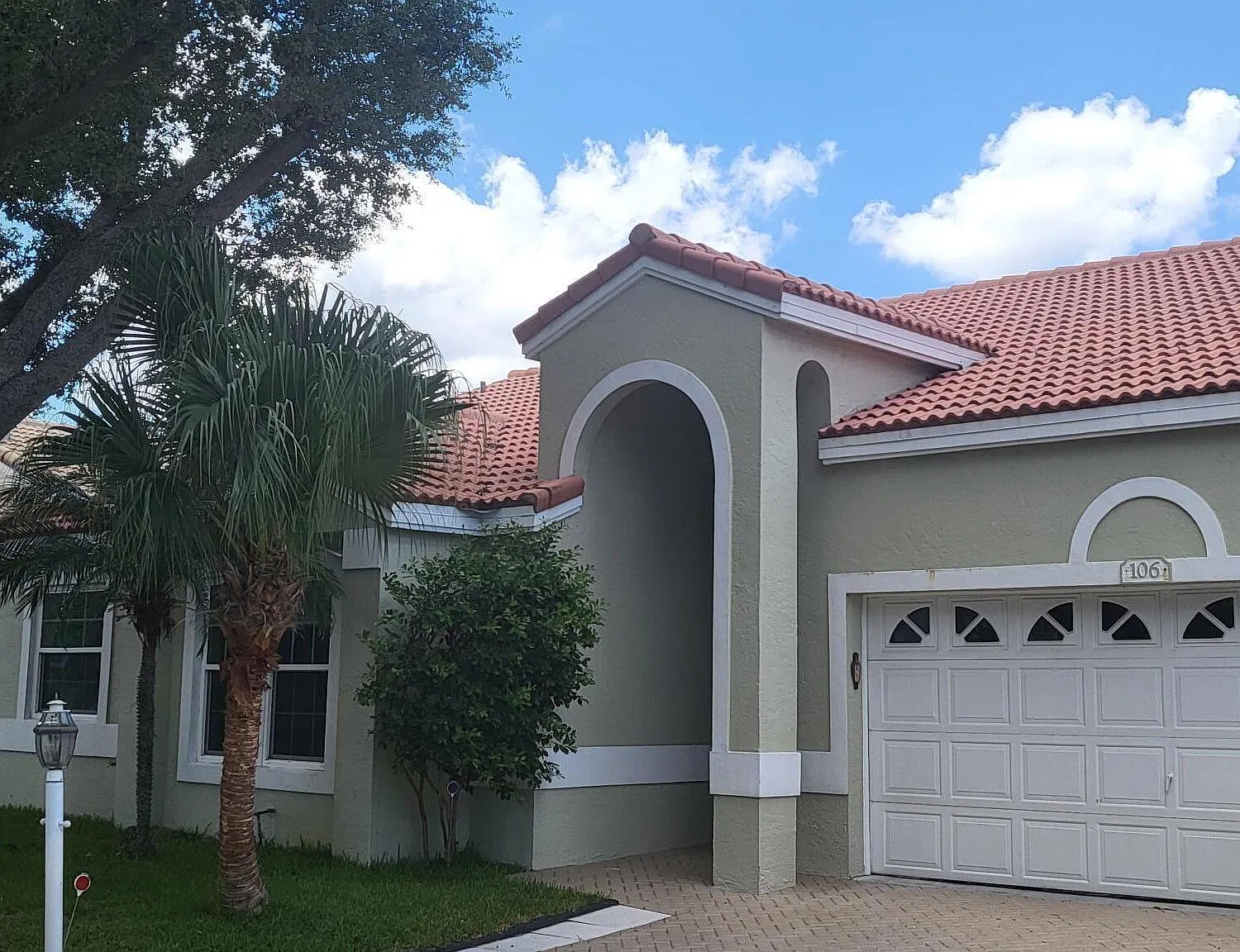 3 bed, 2.0 bath, 1801 sqft, $4,400 — Photo 3
