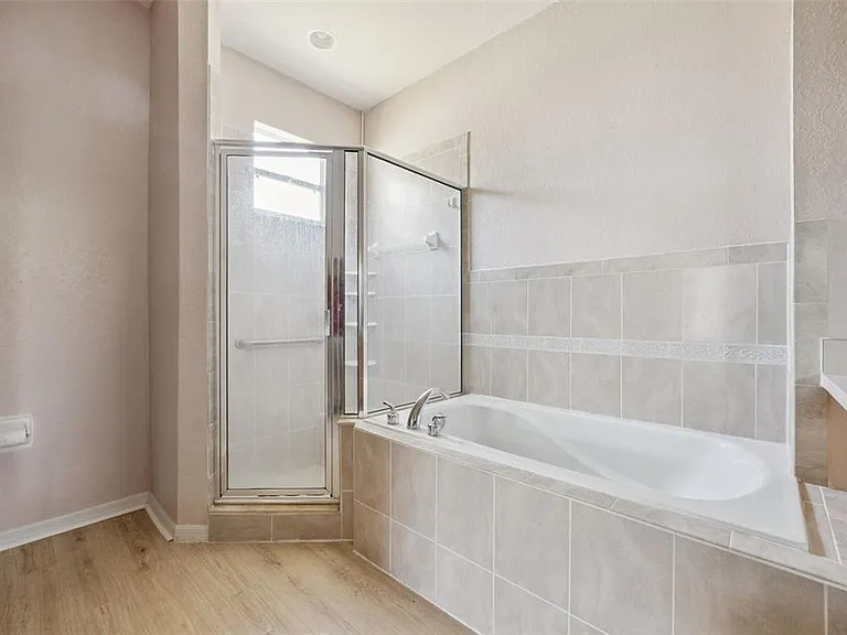 7055 Heatherbrook Dr — Photo 25