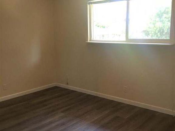 2nd image of 2221 Manzanita Way Unit B