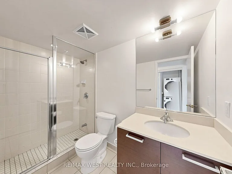 38 Grenville St #1203 — Photo 20
