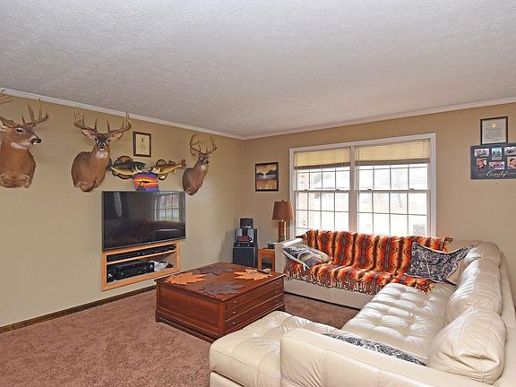 5th image of 412 Pleasant Dr