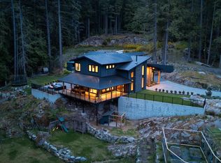 1604 Joan Audrey Ln, Bowen Island, BC V0N 1G2