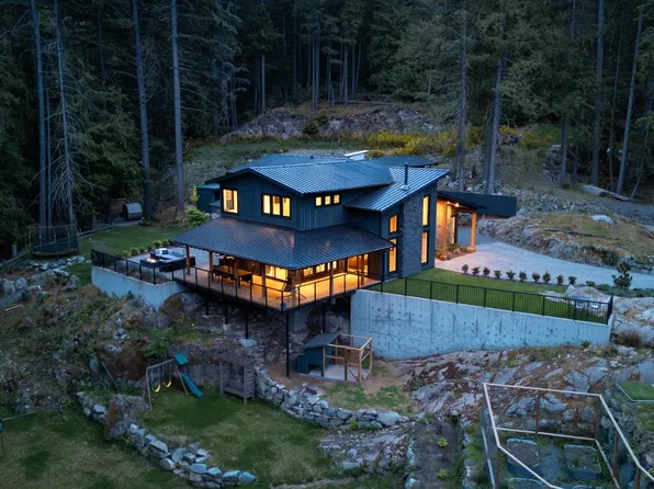 1604 Joan Audrey Ln, Bowen Island, BC V0N 1G2