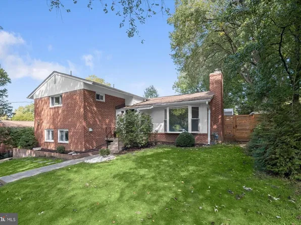 5007 Elsmere Pl, Bethesda, MD 20814