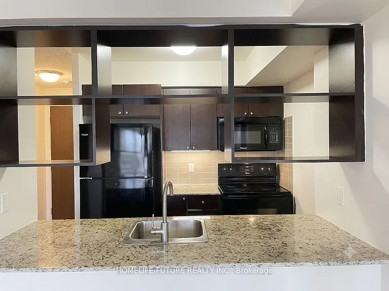 181 Village Green Sq #821 — Photo 13