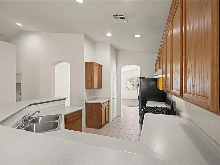 9618 Rolling Thunder Ave — Photo 6