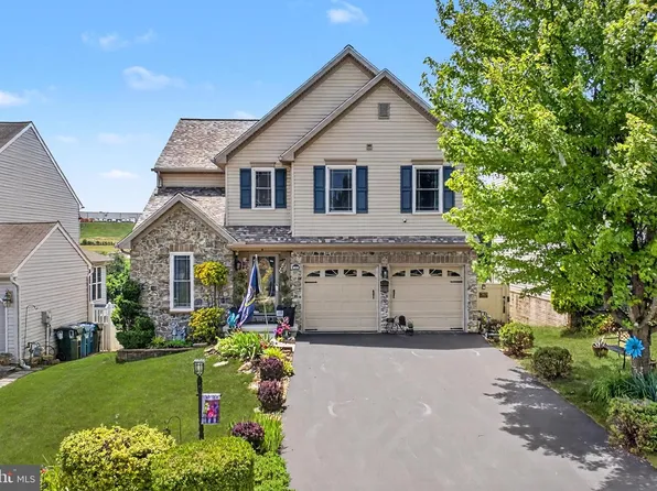 325 Thomas Armor Dr, Windsor, PA 17366