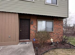 429 Pettibone St, South Lyon, MI