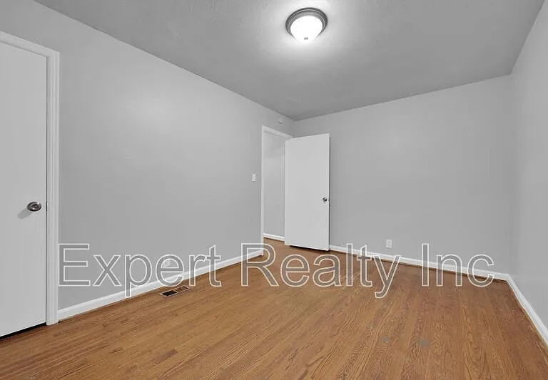 900 75th St S — Photo 15