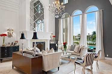 Home For Sale In The Oaks