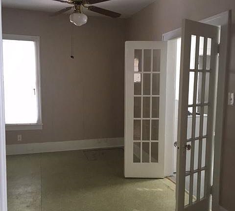 2nd image of 506 E Dewey Pl