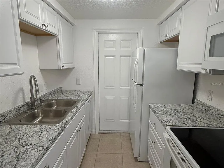 4934 Getner St — Photo 12