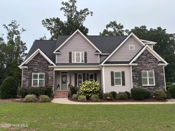 957 Bedford Heights Drive, Grimesland, NC 27837