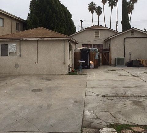 5th image of 8537 Cedros Ave