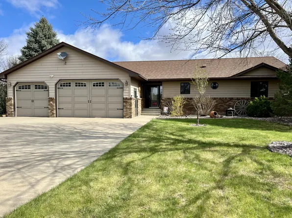 28678 Evergreen St, Pierre, SD 57501