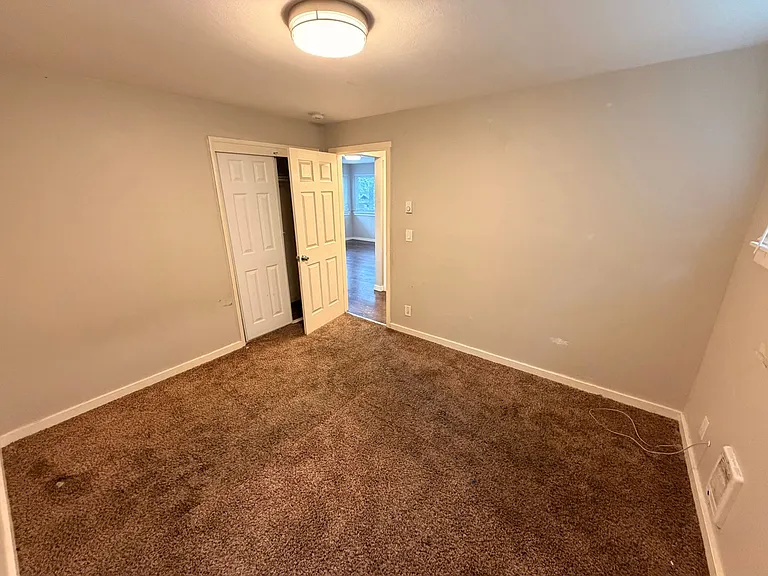 Jericho Apartments — Photo 11