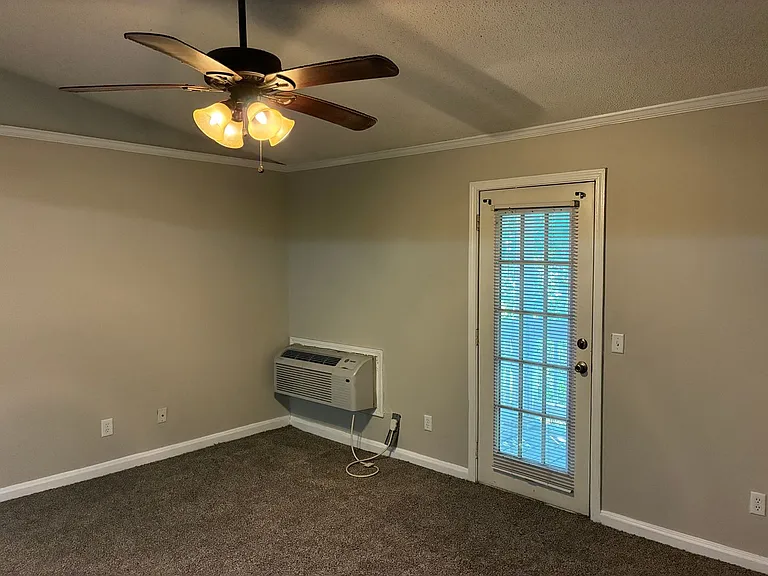 1070 Jessamine Trl — Photo 15