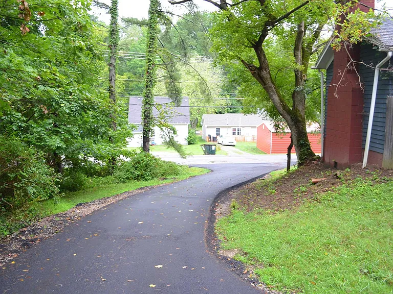 20 Hickory St — Photo 9
