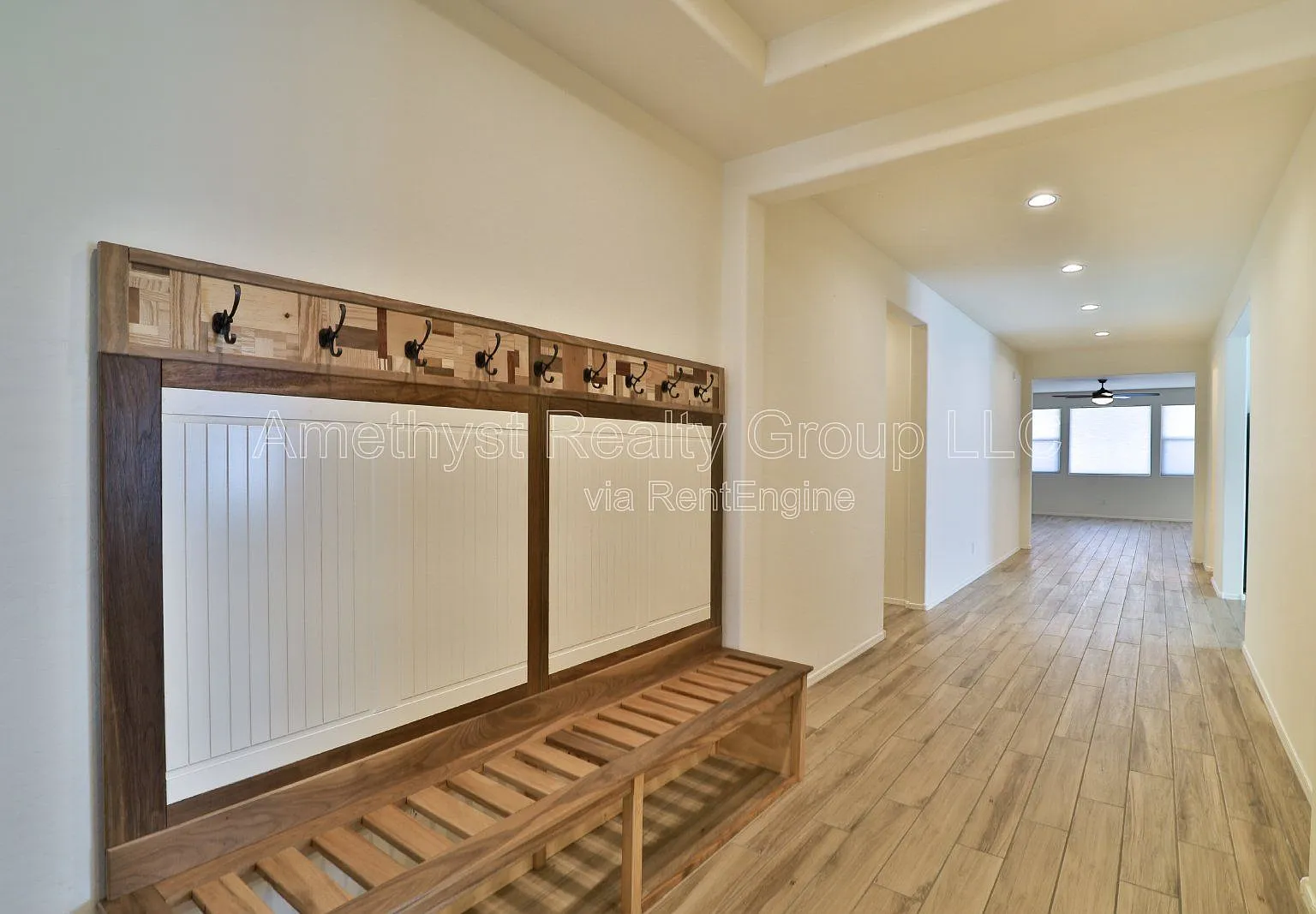 3 bed, 2.5 bath, 2581 sqft, $2,295 — Photo 4
