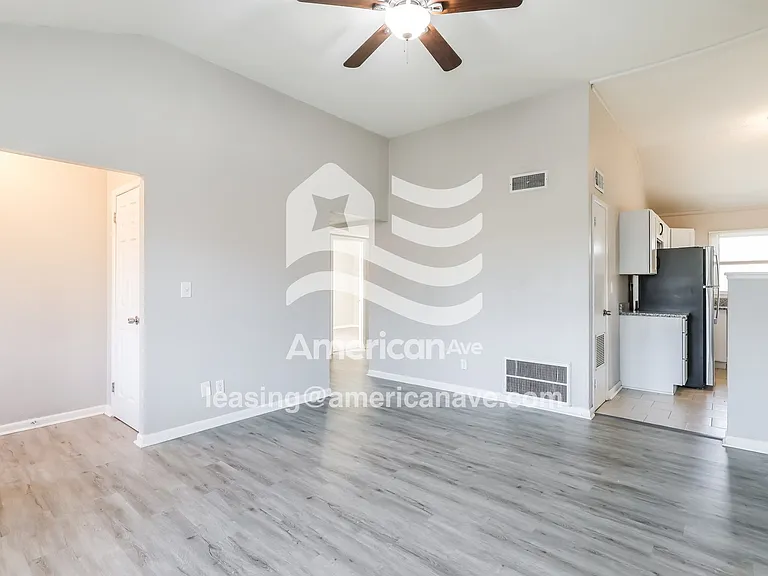 1512931_004_living_room_14205051.jpg