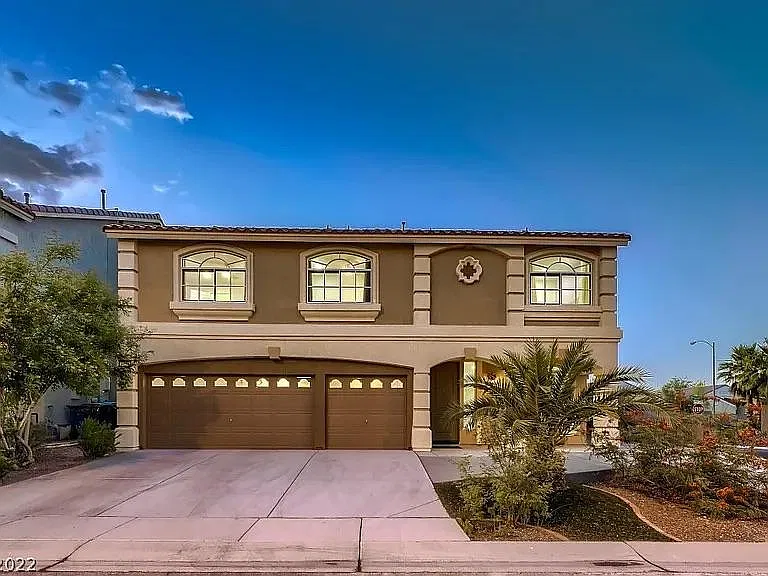 4 bed, 3672 sqft, $3,489 — Photo 2