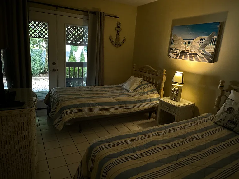 25 Beacon Ln #BEACH BLOCK — Photo 8