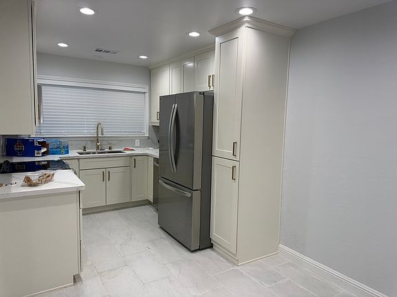 4th image of 635 Iroquois Ct