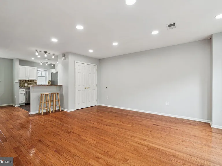 1303 N 7th St — Photo 17
