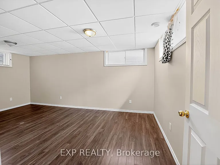 600 Winterberry Ave — Photo 24