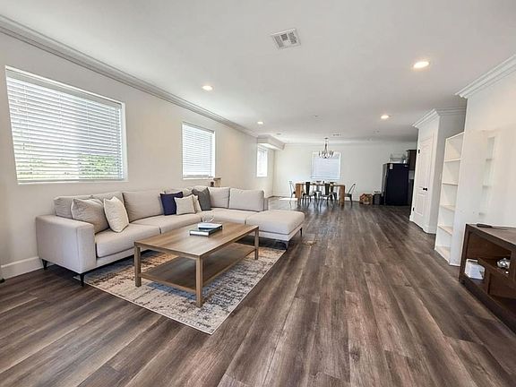5th image of 1251 W 35th St