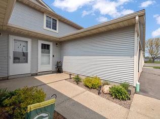 441 Slinger Rd UNIT R-3, Slinger, WI 53086