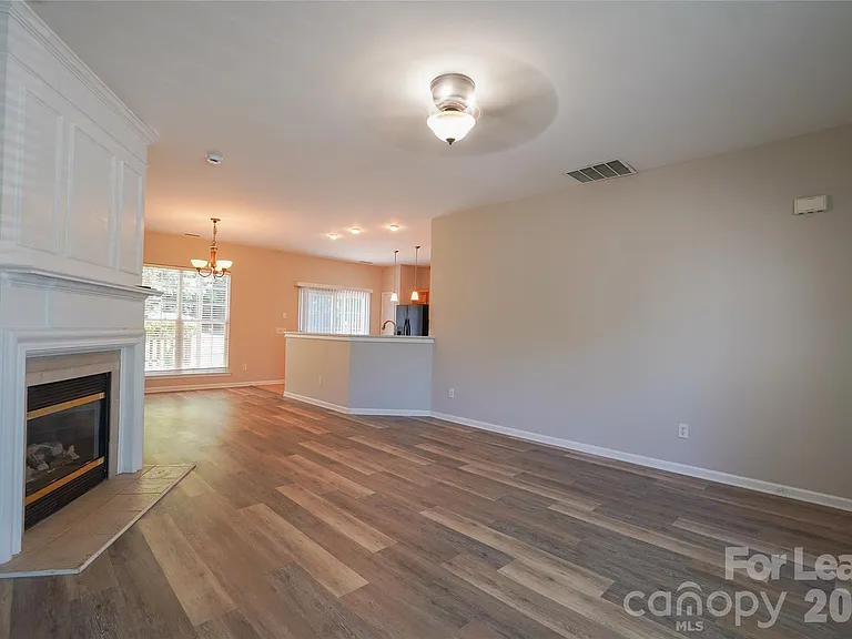 2411 Normancrest Ct — Photo 3