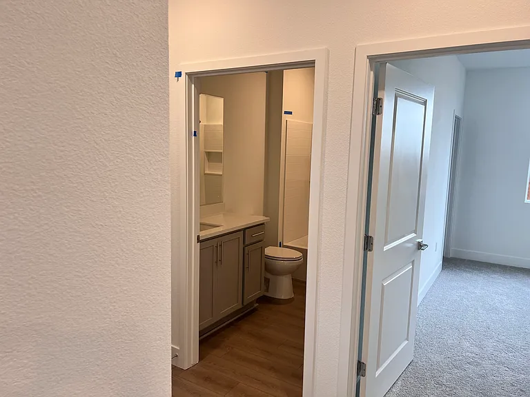 1st Floor Bath