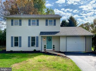 48 Pinewood Ave, Lititz, PA 17543