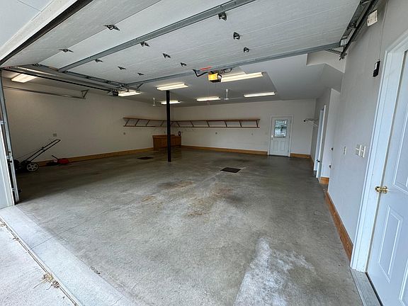 Large 3 Stall Garage