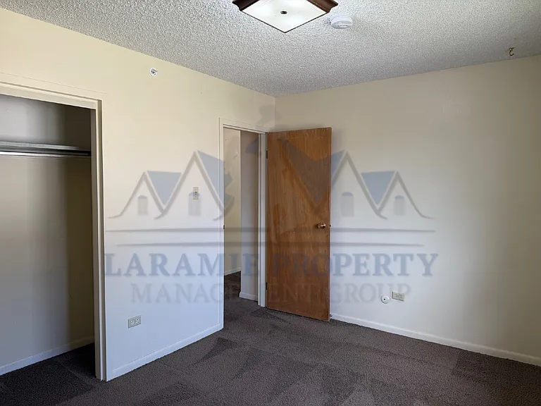 409 S 26th St #15 — Photo 13