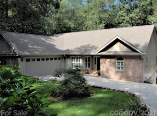 150 French Mill Trl, Mills River, NC 28759
