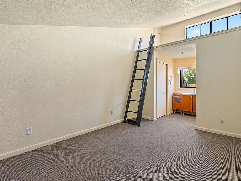 2074-2078 Parker Street - Residential — Photo 31
