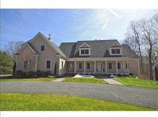 39 Maple St, Sherborn, MA 01770