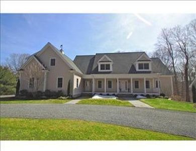 39 Maple St, Sherborn, MA, 01770