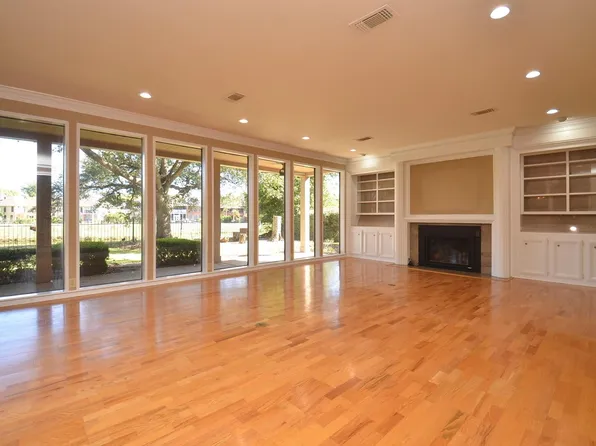 1518 Plantation Dr, Richmond, TX 77406