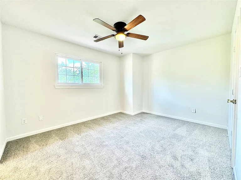 7914 Oakington Dr — Photo 21