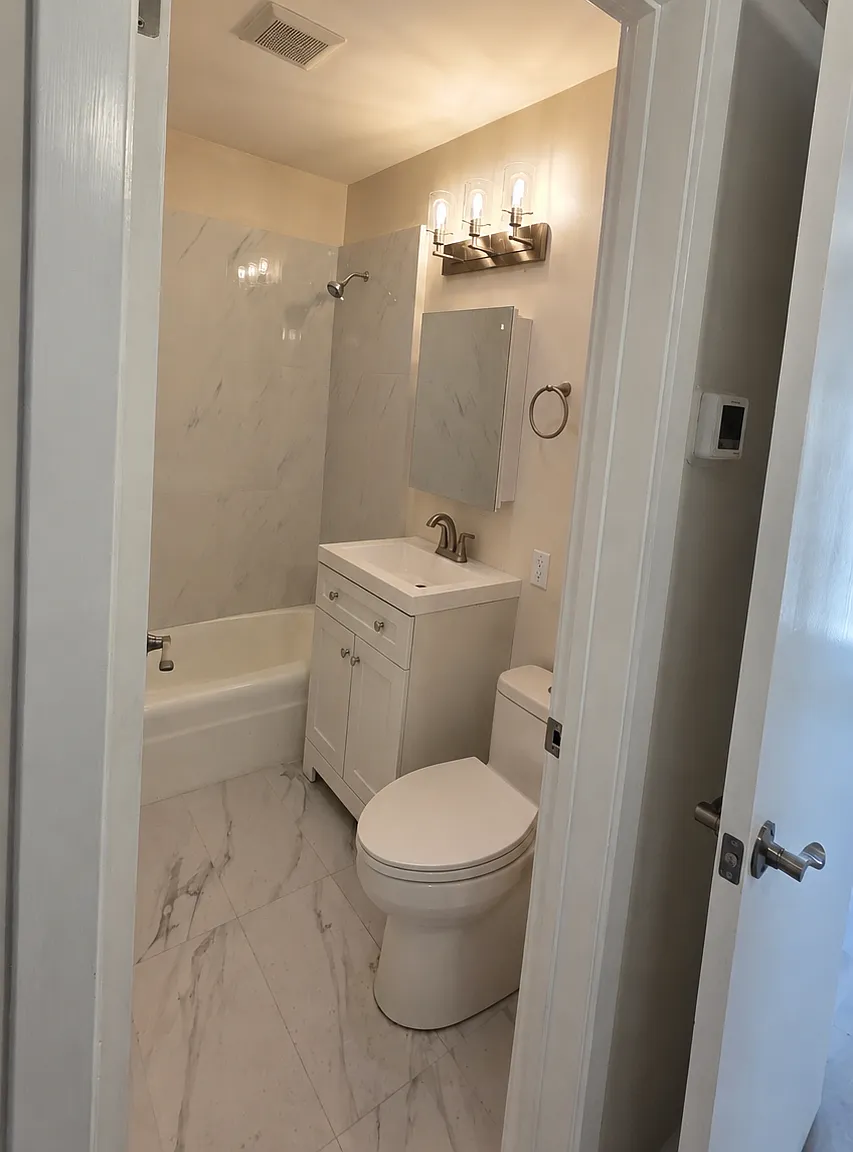 3 bed, 1150 sqft, $3,500 — Photo 3
