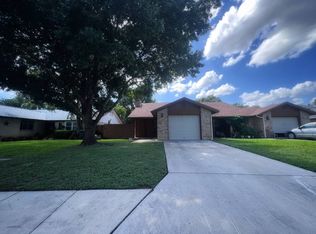 521 Riverside Dr, New Braunfels, TX 78130