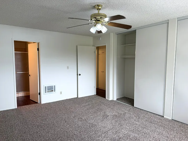 570 W 24th St #9 — Photo 17