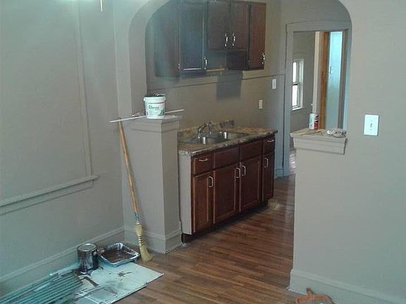 3rd image of 624 1/2 N Parkside Ave #2