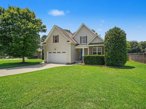 176 Braddock Dr, Lillington, NC 27546